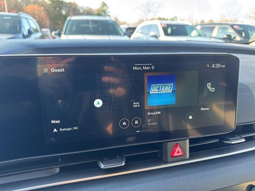 Snow White Pearl 2026 Kia Carnival EX