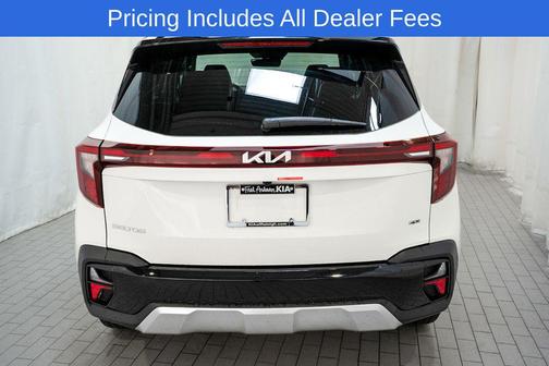 Clear White/Black Roof 2026 Kia Seltos S