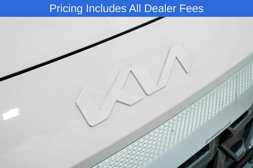 Clear White/Black Roof 2026 Kia Seltos S