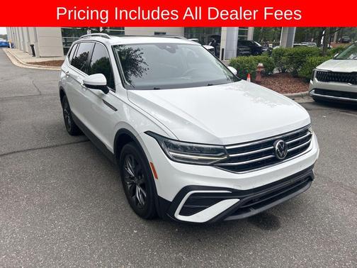 White Pearl 2022 Volkswagen Tiguan 2.0T SE 4MOTION
