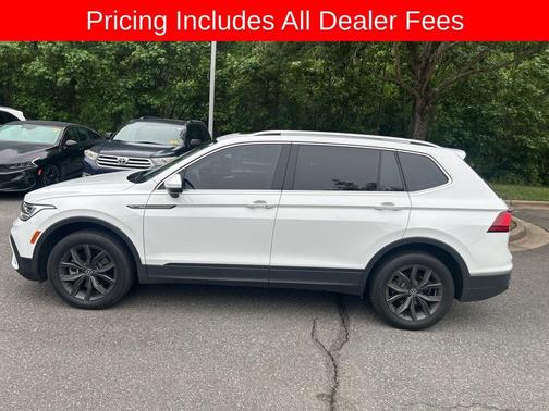 White Pearl 2022 Volkswagen Tiguan 2.0T SE 4MOTION