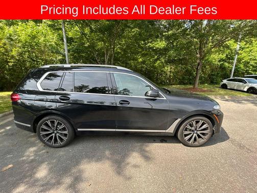 Black Sapphire Metallic 2022 BMW X7 xDrive40i