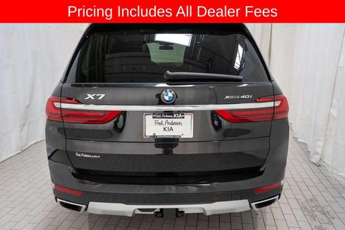 Black Sapphire Metallic 2022 BMW X7 xDrive40i