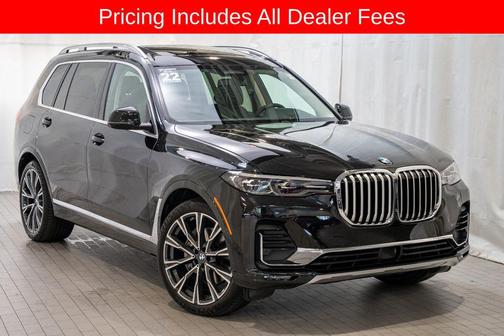 Black Sapphire Metallic 2022 BMW X7 xDrive40i