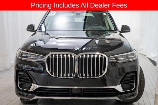 Black Sapphire Metallic 2022 BMW X7 xDrive40i
