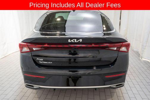 Ebony Black 2022 Kia K5 EX