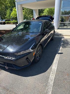 Ebony Black 2022 Kia K5 EX
