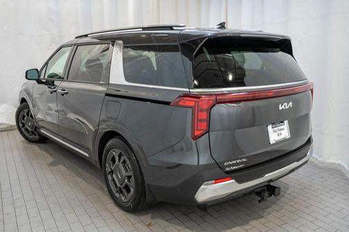 2025 Kia Carnival SX