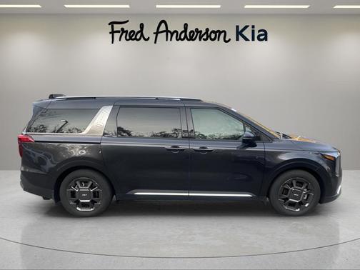 2025 Kia Carnival SX