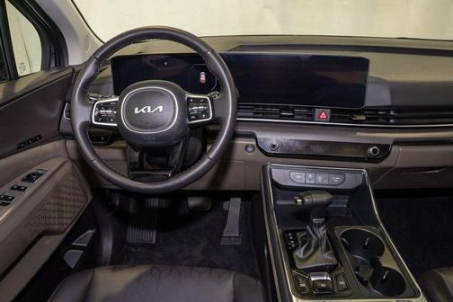 2025 Kia Carnival SX