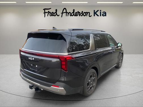 2025 Kia Carnival SX