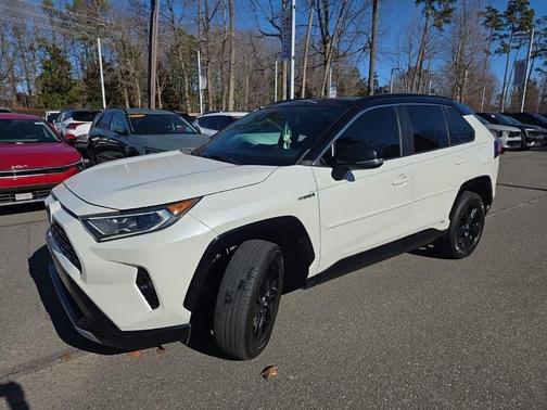2019 Toyota RAV4 Hybrid SE