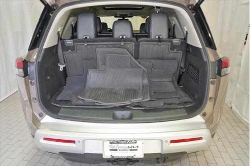 2023 Nissan Pathfinder Platinum 4WD