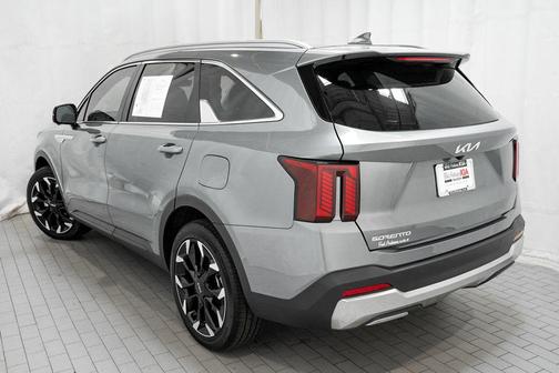 Everlasting Silver 2025 Kia Sorento SX