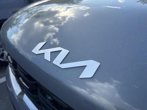 Everlasting Silver 2025 Kia Sorento SX