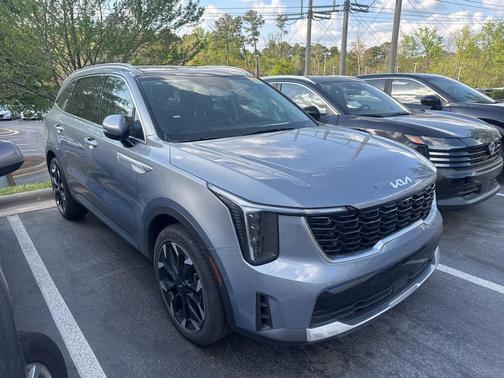 Everlasting Silver 2025 Kia Sorento SX