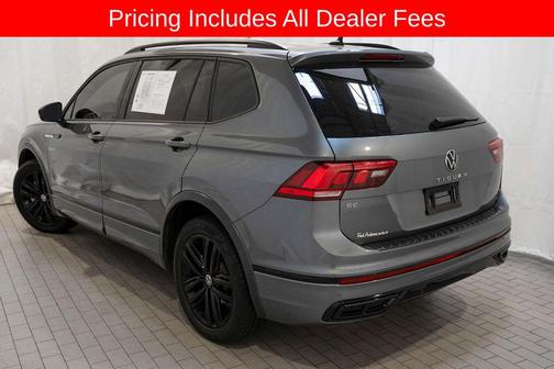 Deep Black Pearl 2022 Volkswagen Tiguan 2.0T SE R-Line Black