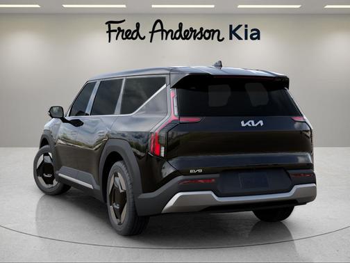 2026 Kia EV9 Light Long Range