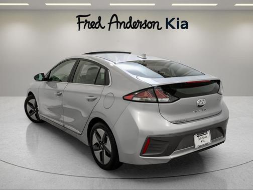2022 Hyundai IONIQ Hybrid SEL