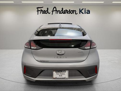 2022 Hyundai IONIQ Hybrid SEL