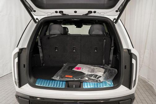 Glacial White Pearl 2027 Kia Telluride Hybrid X-Line SX