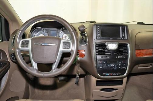 2013 Chrysler Town & Country Touring