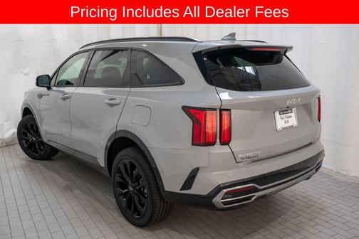 Wolf Gray 2023 Kia Sorento SX