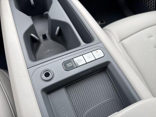 Ebony Black 2026 Kia EV9 Wind