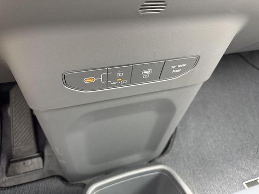 Ebony Black 2026 Kia EV9 Wind