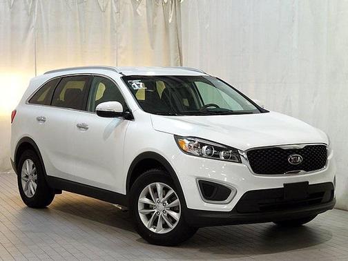 Snow White Pearl 2017 Kia Sorento LX