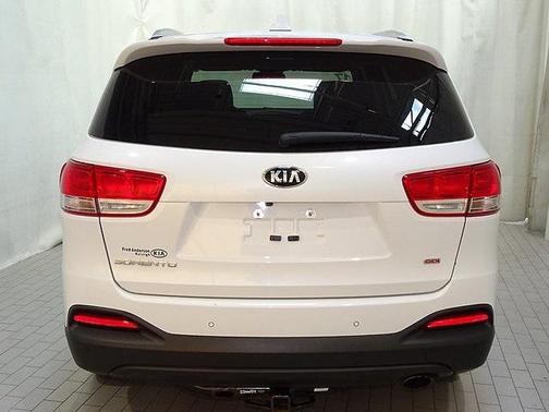Snow White Pearl 2017 Kia Sorento LX