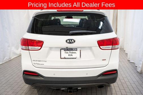 Snow White Pearl 2017 Kia Sorento LX