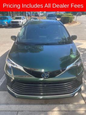 Cypress 2022 Toyota Sienna Platinum