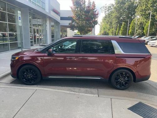 2023 Kia Carnival SX