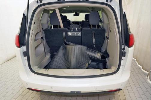 2020 Chrysler Pacifica Touring