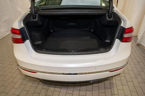 2014 Kia Cadenza Premium