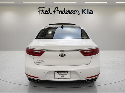 2017 Kia Cadenza Technology