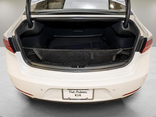 2017 Kia Cadenza Technology