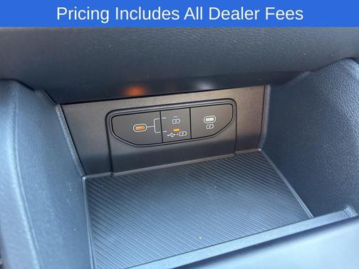 Glacial White Pearl 2026 Kia Sportage LX