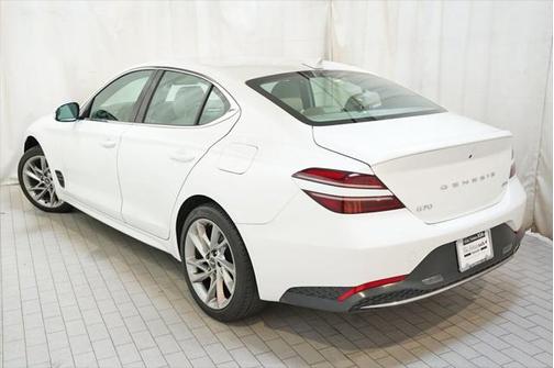 2022 Genesis G70 2.0T AWD