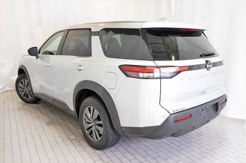 2022 Nissan Pathfinder S 4WD