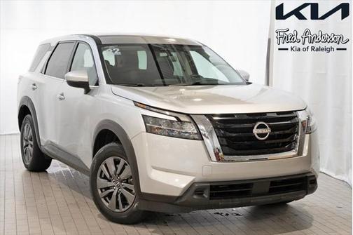 2022 Nissan Pathfinder S 4WD