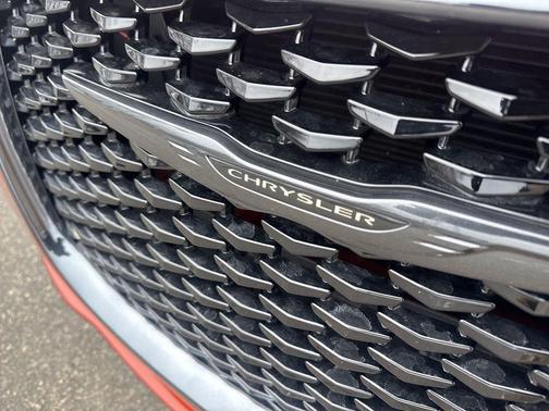 2021 Chrysler 300 Touring