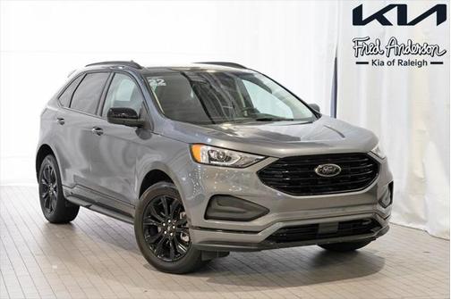 2022 Ford Edge SE