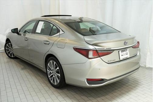 2019 Lexus ES 300h Base