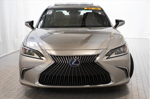 2019 Lexus ES 300h Base