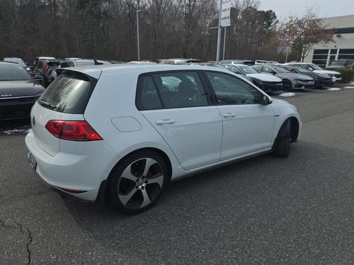 2016 Volkswagen Golf GTI 2.0T SE 4-Door