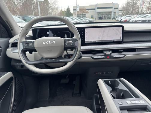 Glacial White Pearl 2026 Kia EV9 Wind