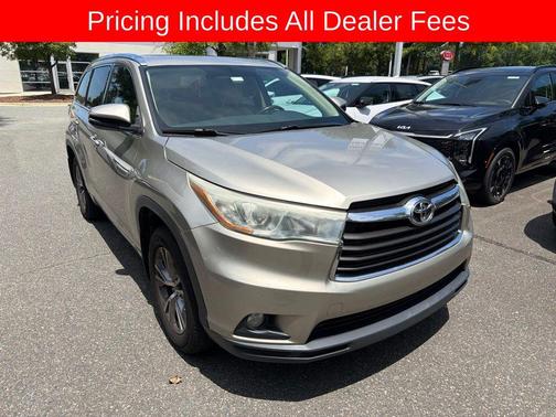 Creme Brulee Mica 2015 Toyota Highlander XLE