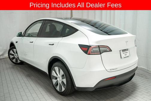 Pearl White Multi-Coat 2023 Tesla Model Y Long Range Dual Motor All-Wheel Drive
